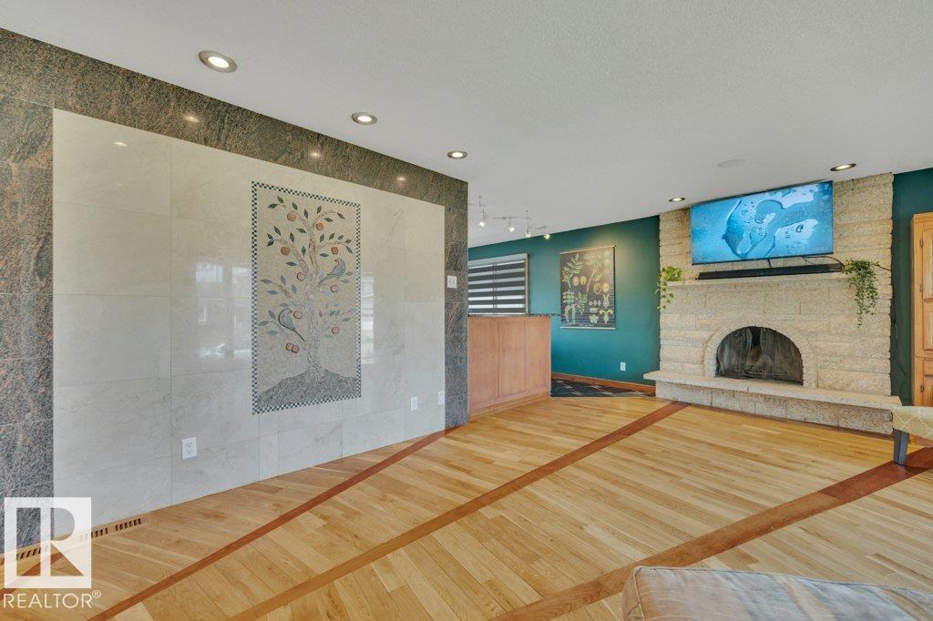 6960 21 AV NW - 11