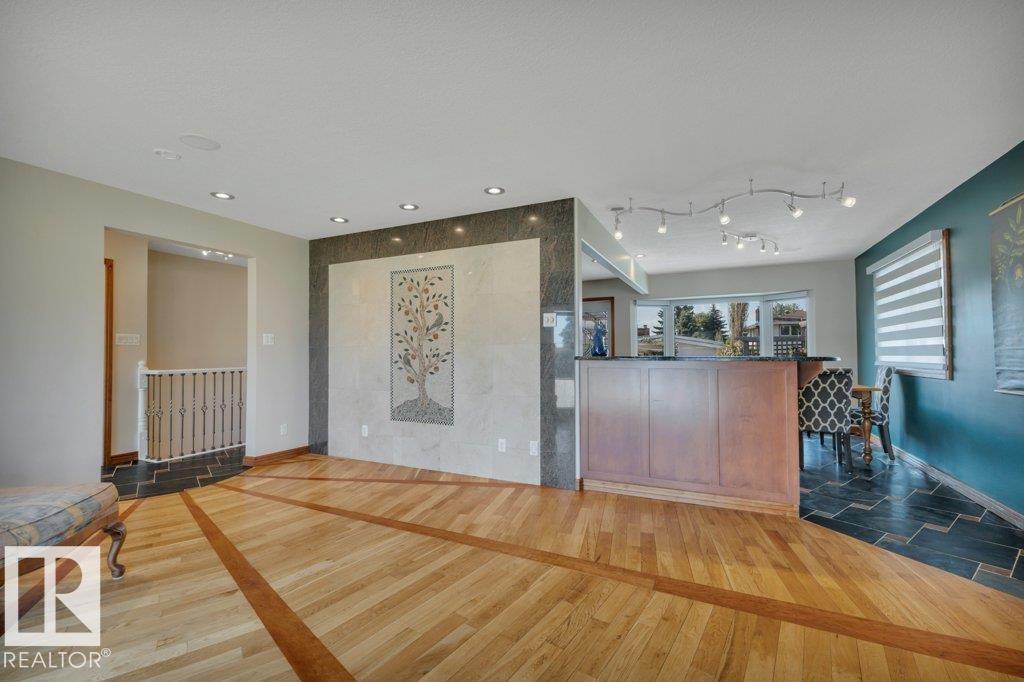 6960 21 AV NW - 12