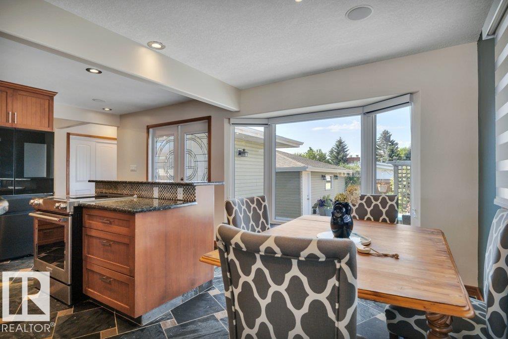6960 21 AV NW - 13