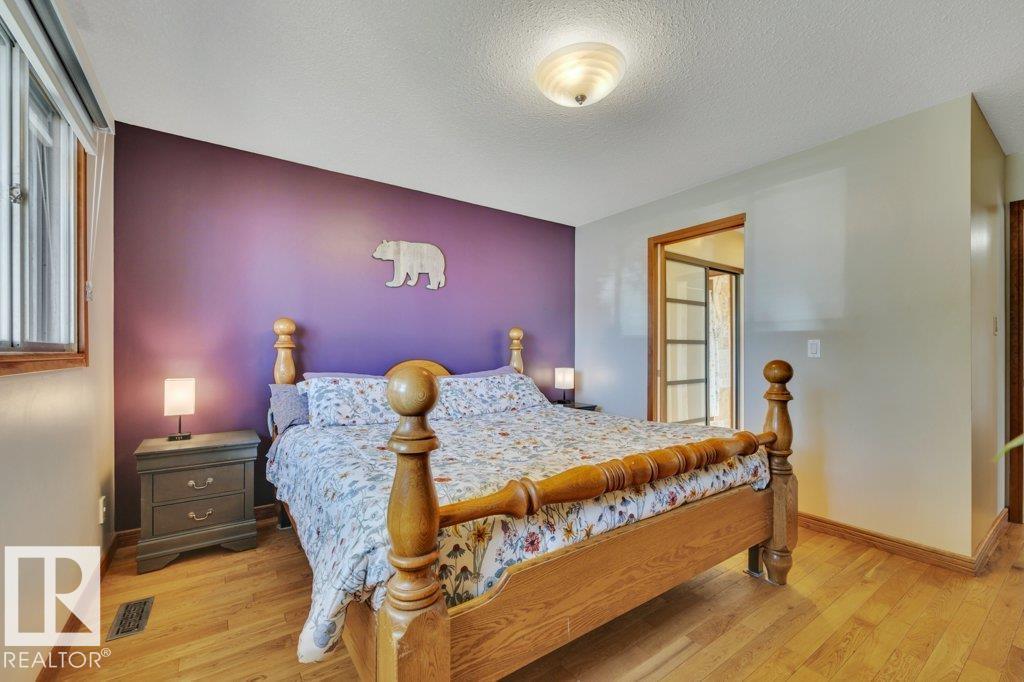 6960 21 AV NW - 24