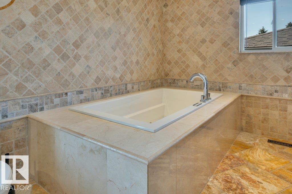 6960 21 AV NW - 33