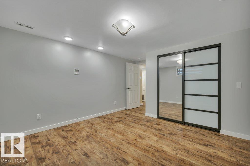 6960 21 AV NW - 50