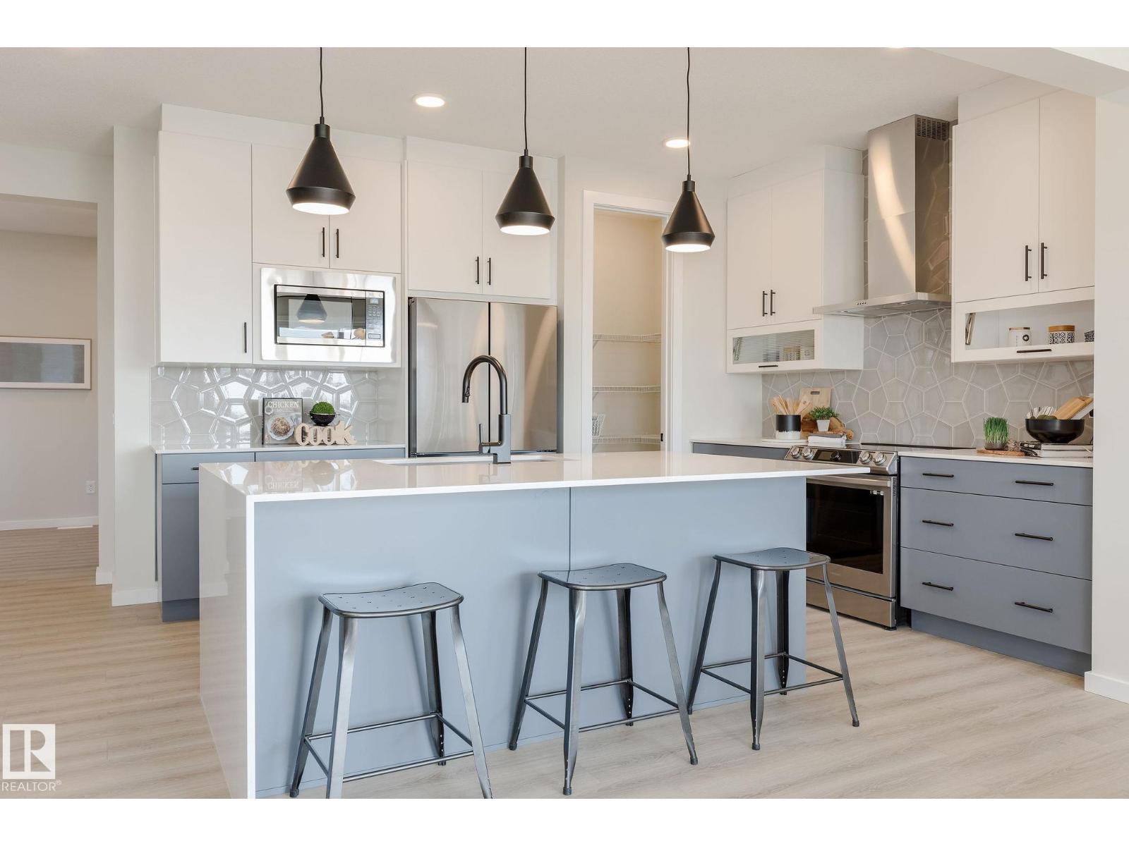 81 Rosa Crescent - 3