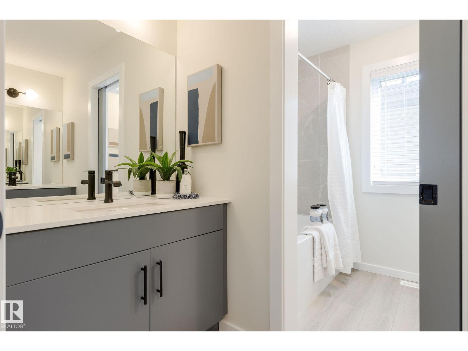 81 Rosa Crescent - 25