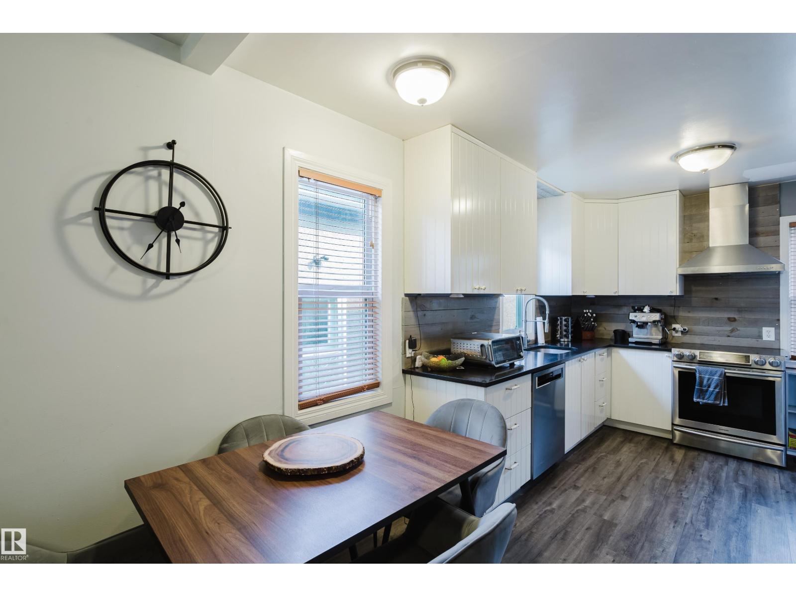 10623 76 AV NW - 10
