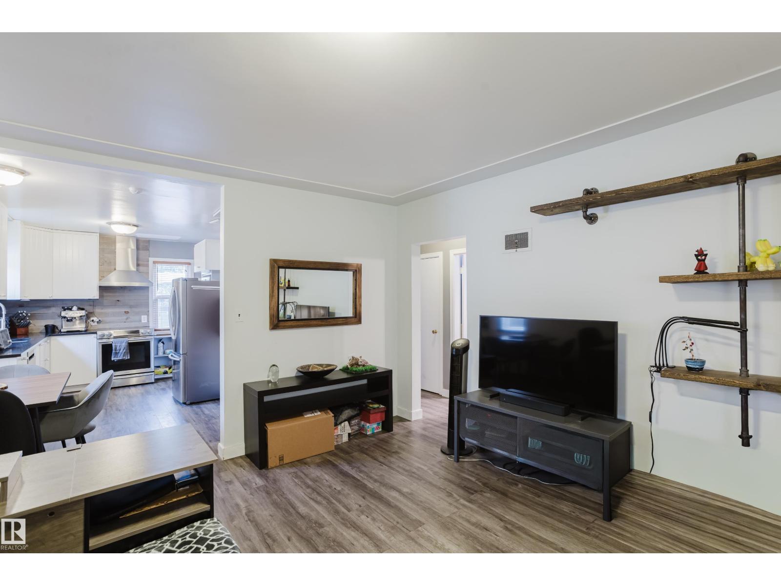 10623 76 AV NW - Image 8