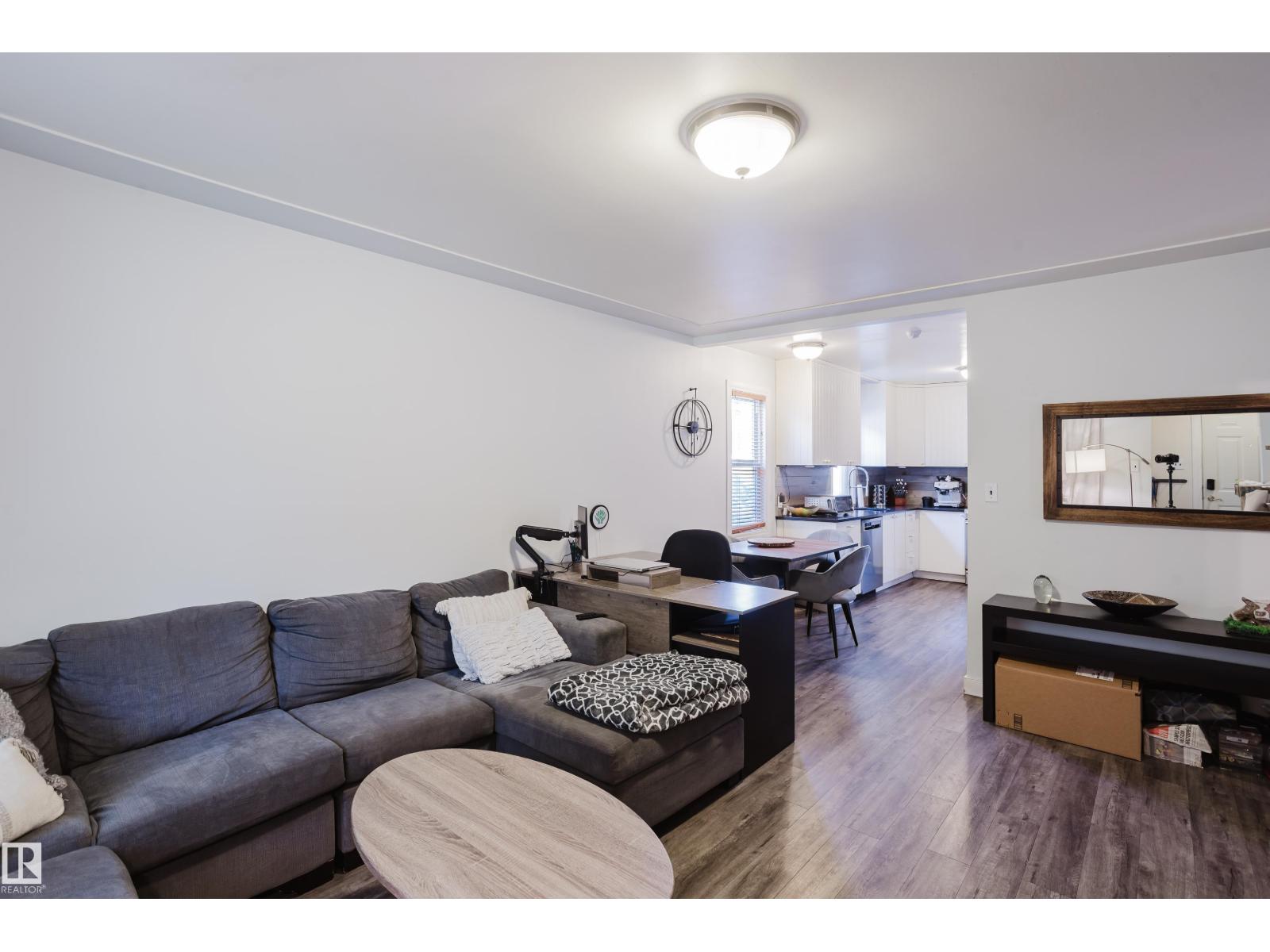 10623 76 AV NW - 3
