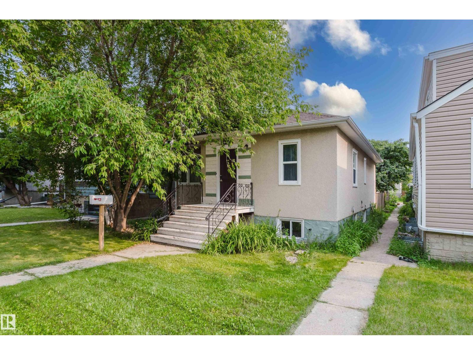 10623 76 AV NW - 1