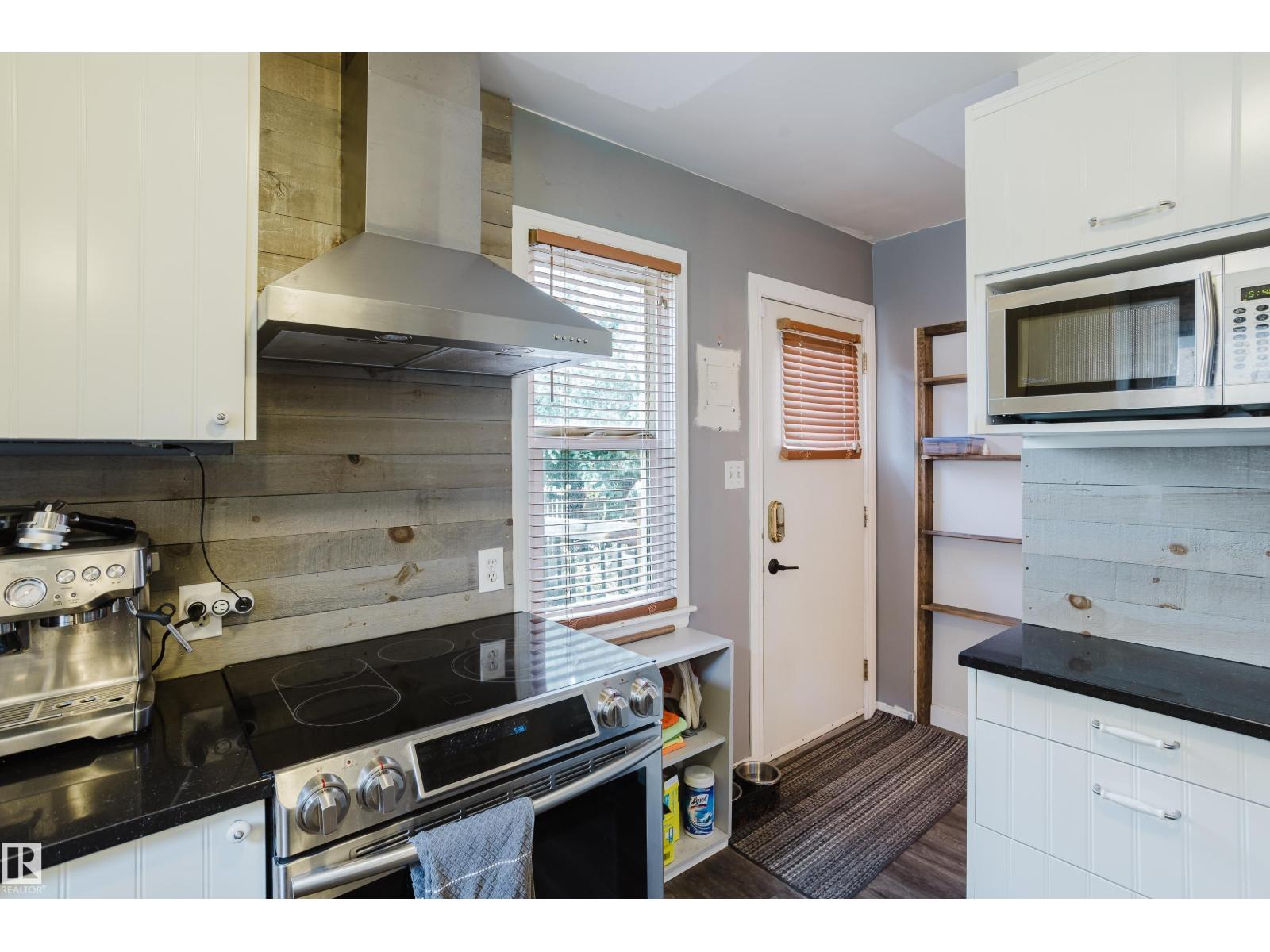 10623 76 AV NW - 17