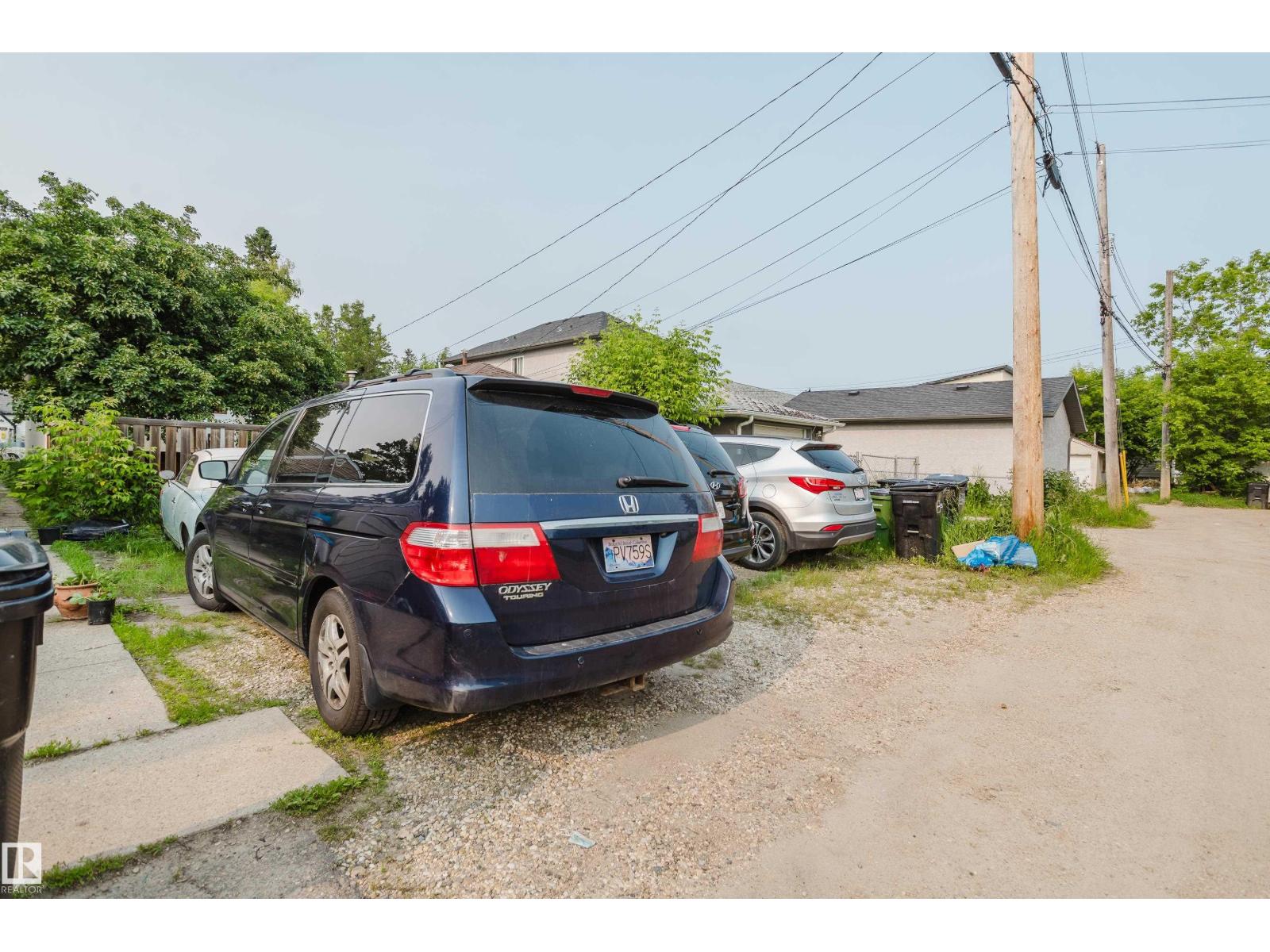 10623 76 AV NW - 47