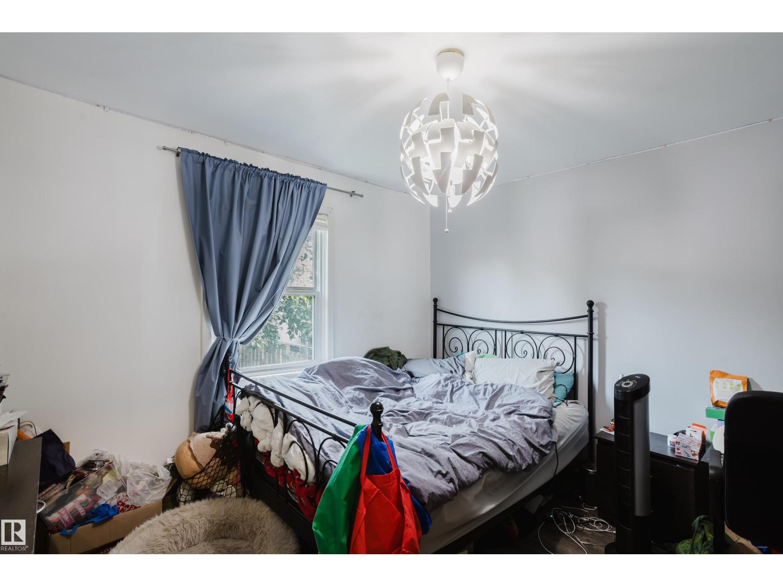 10623 76 AV NW - 25