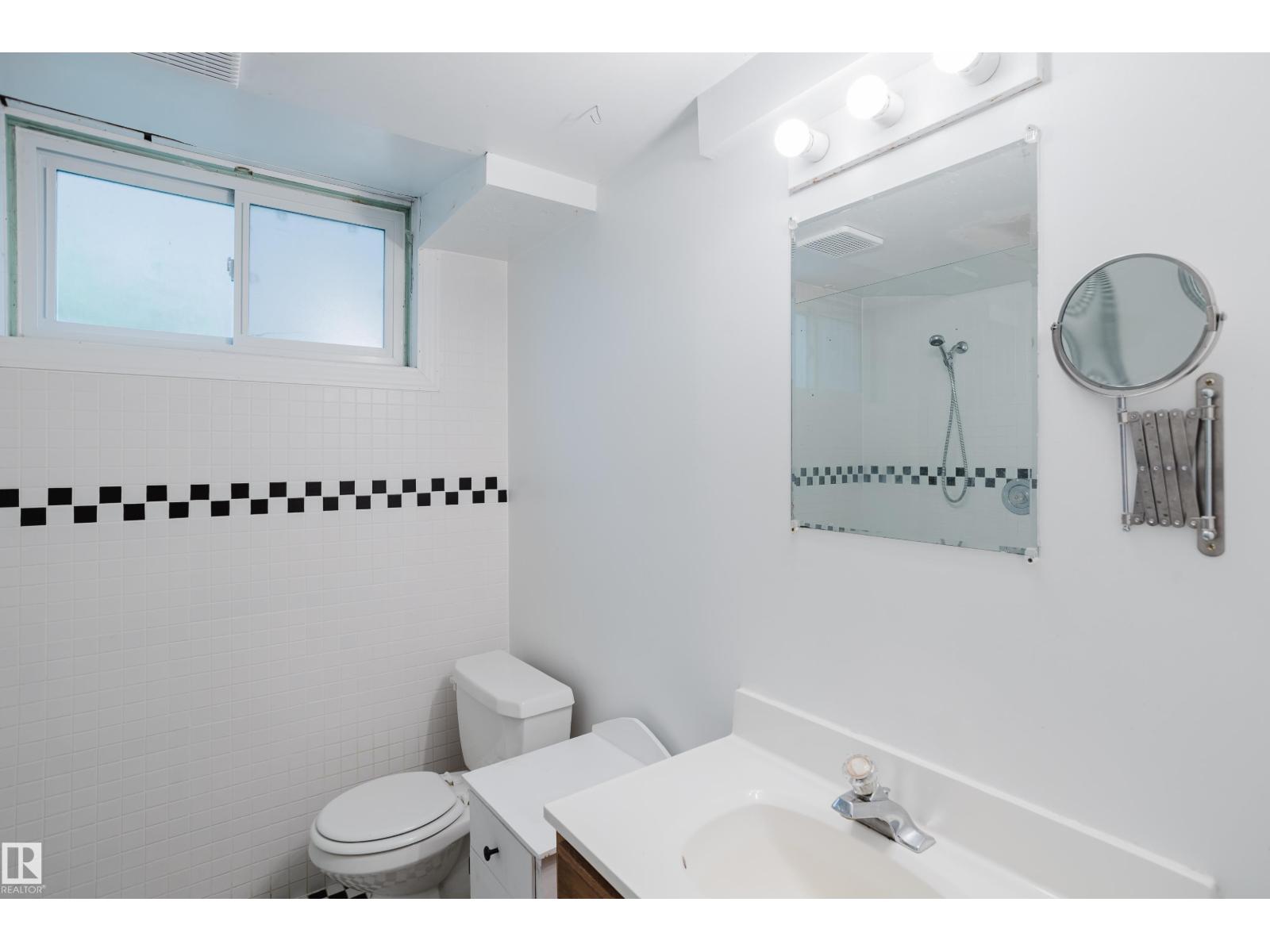10623 76 AV NW - 38