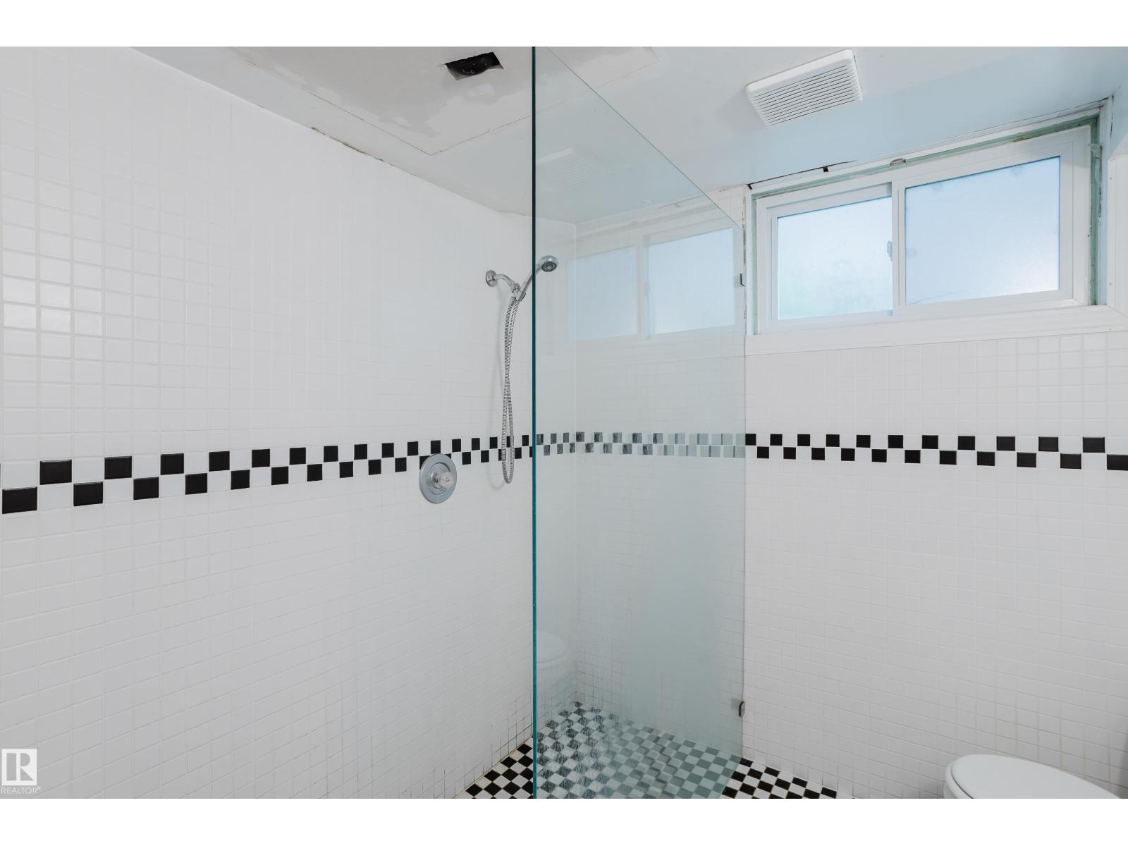 10623 76 AV NW - 39