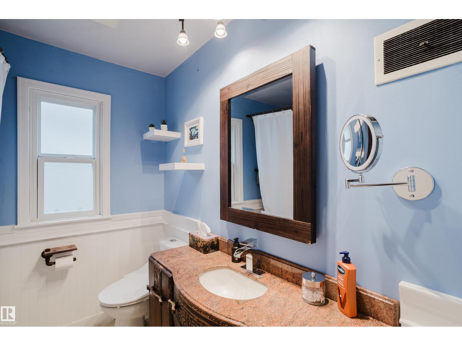 10623 76 AV NW - 22