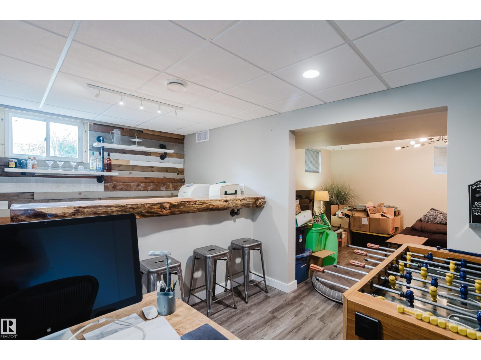 10623 76 AV NW - 33