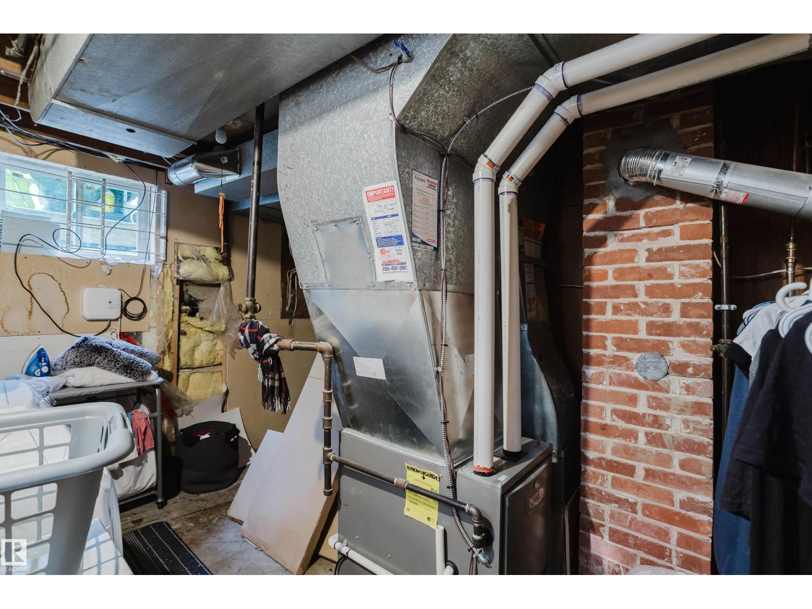10623 76 AV NW - 40