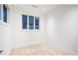 13528 14 Avenue, Surrey, BC V4A5H5 Photo 17