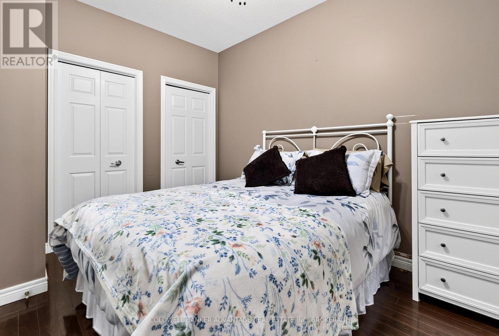 #1 5595 DRUMMOND ROAD - 13