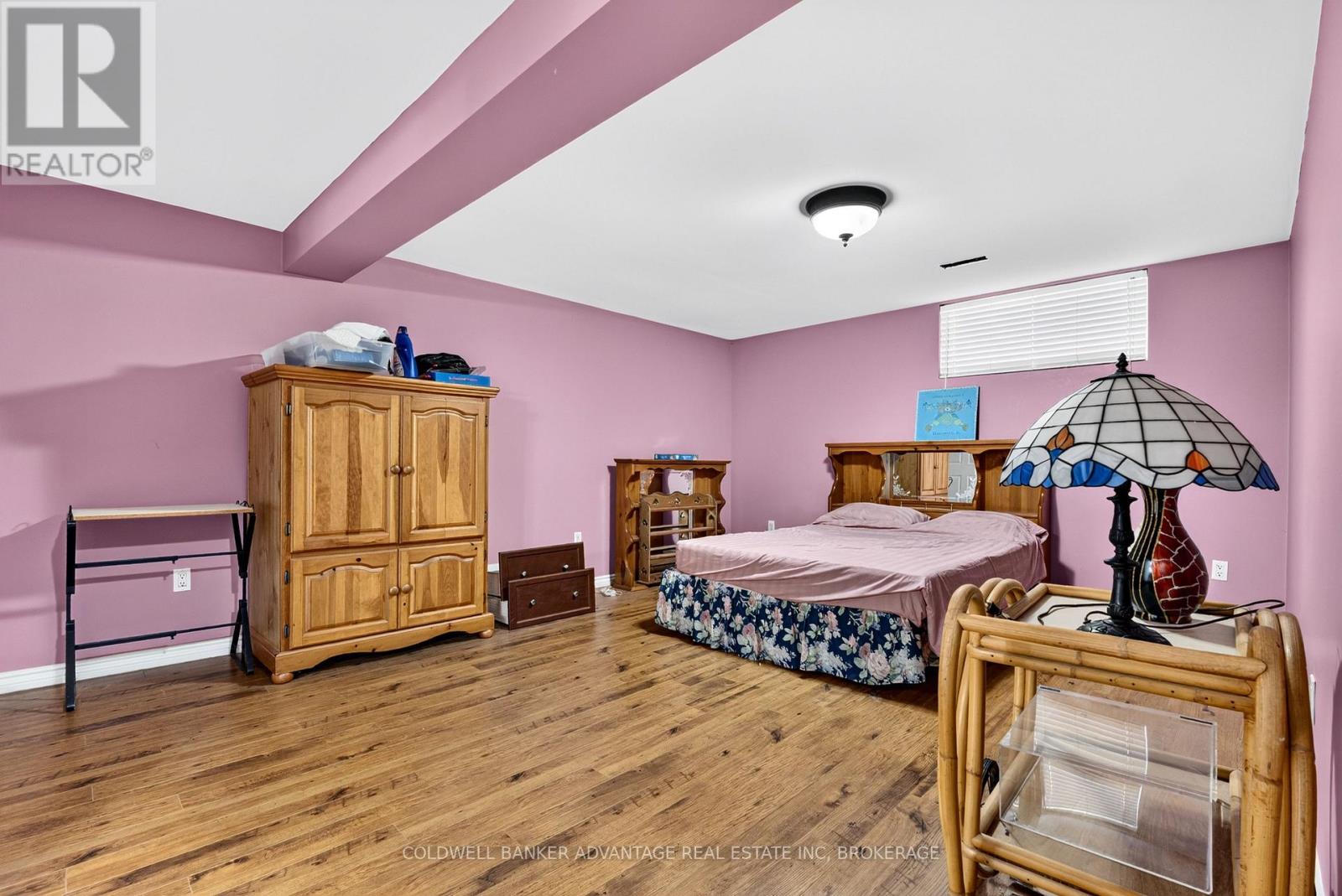 #1 5595 DRUMMOND ROAD - 17