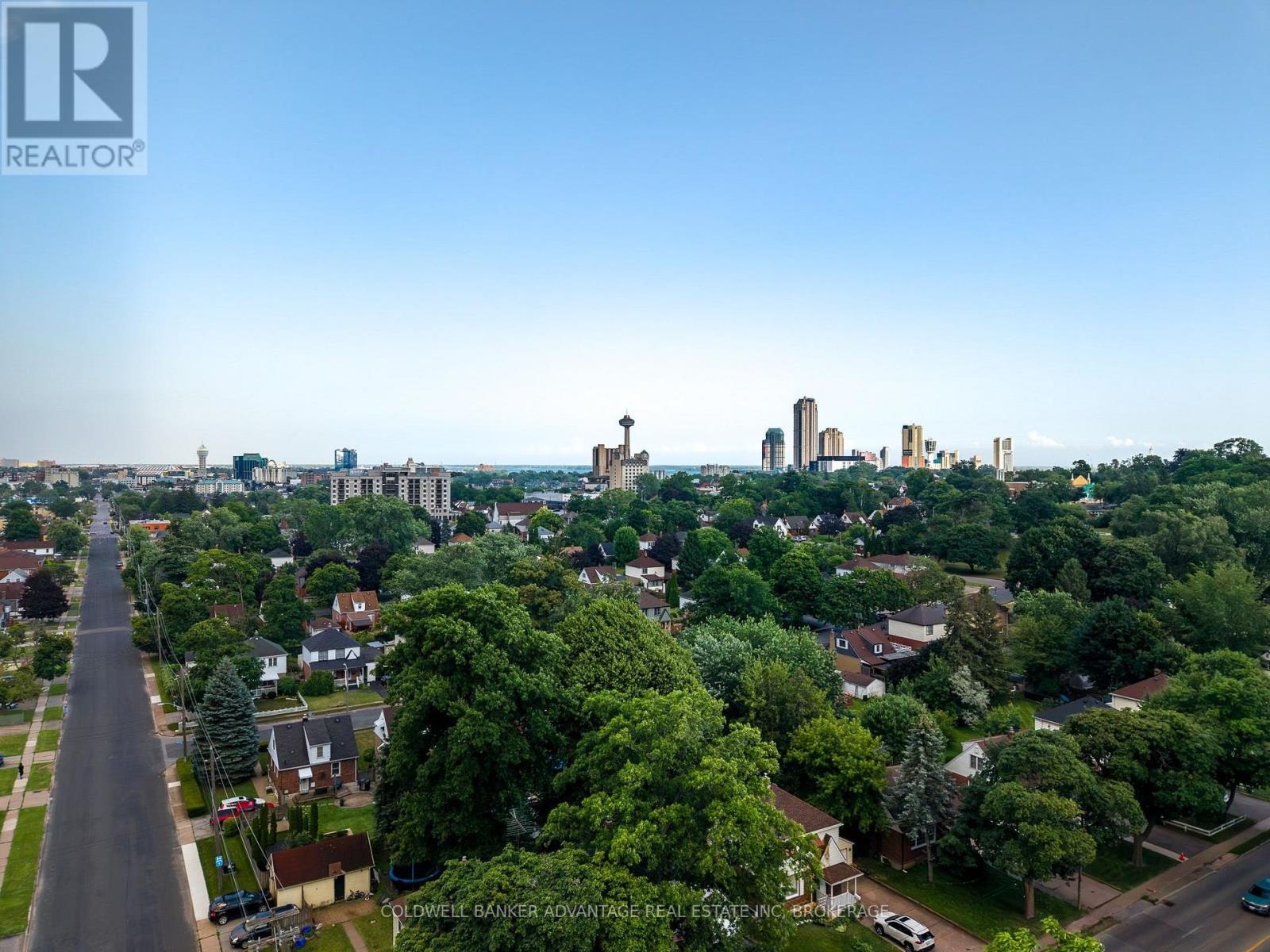 #1 5595 DRUMMOND ROAD - 23