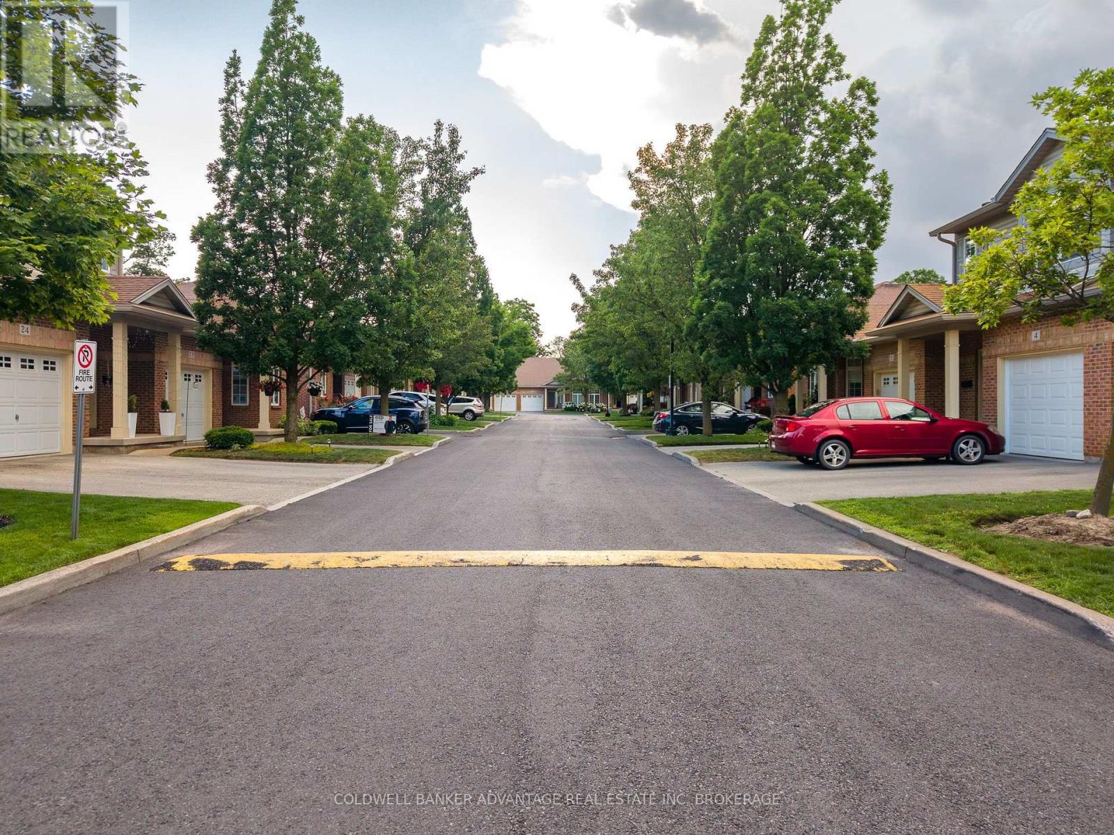 #1 5595 DRUMMOND ROAD - 27