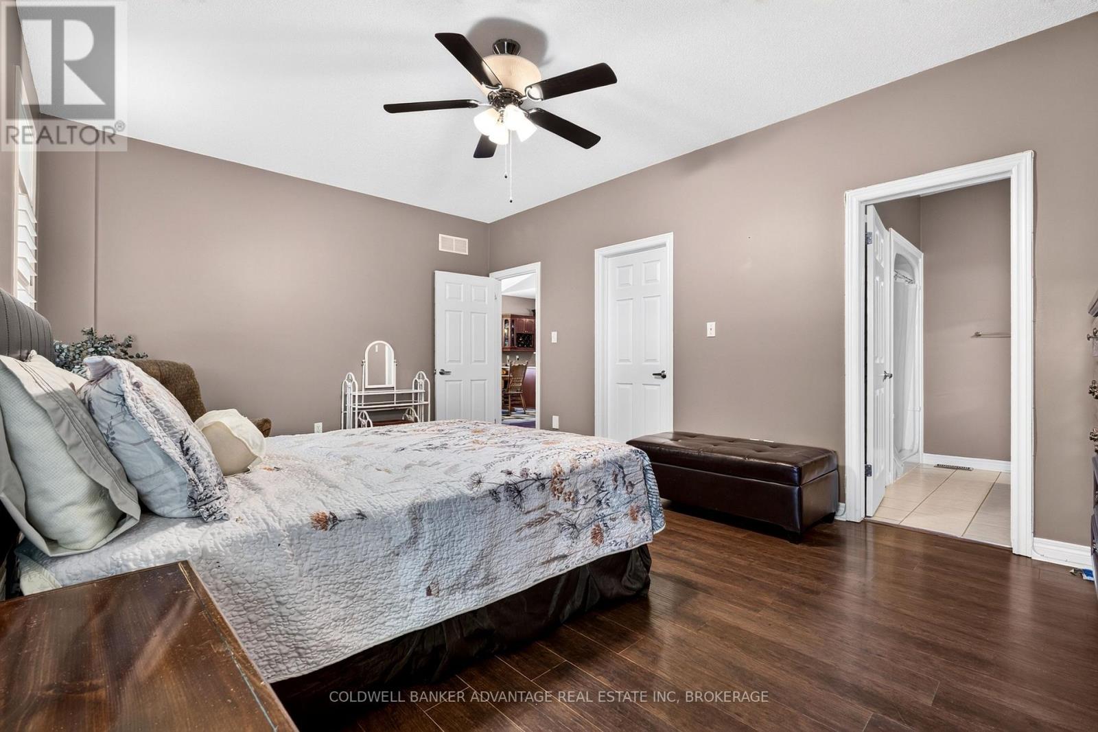 #1 5595 DRUMMOND ROAD - 9