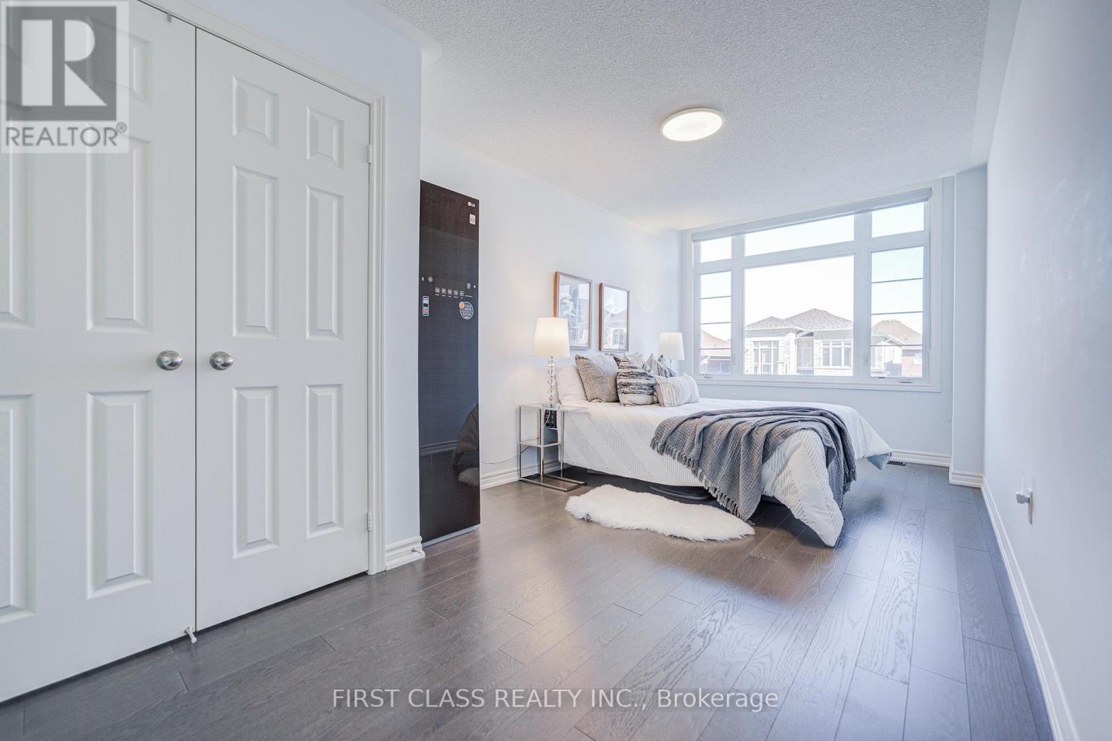 77 WESMINA AVENUE - 26