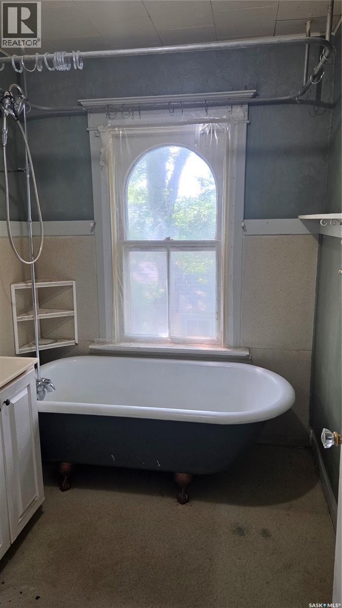 419 Home STREET W - 16