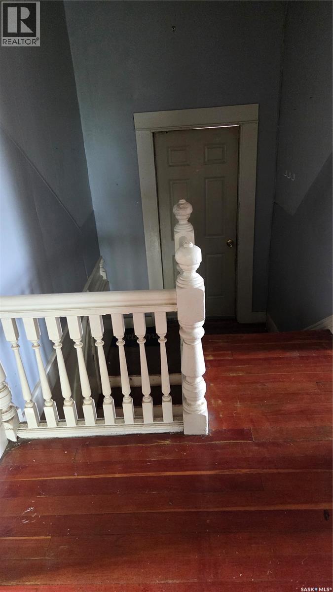 419 Home STREET W - 18