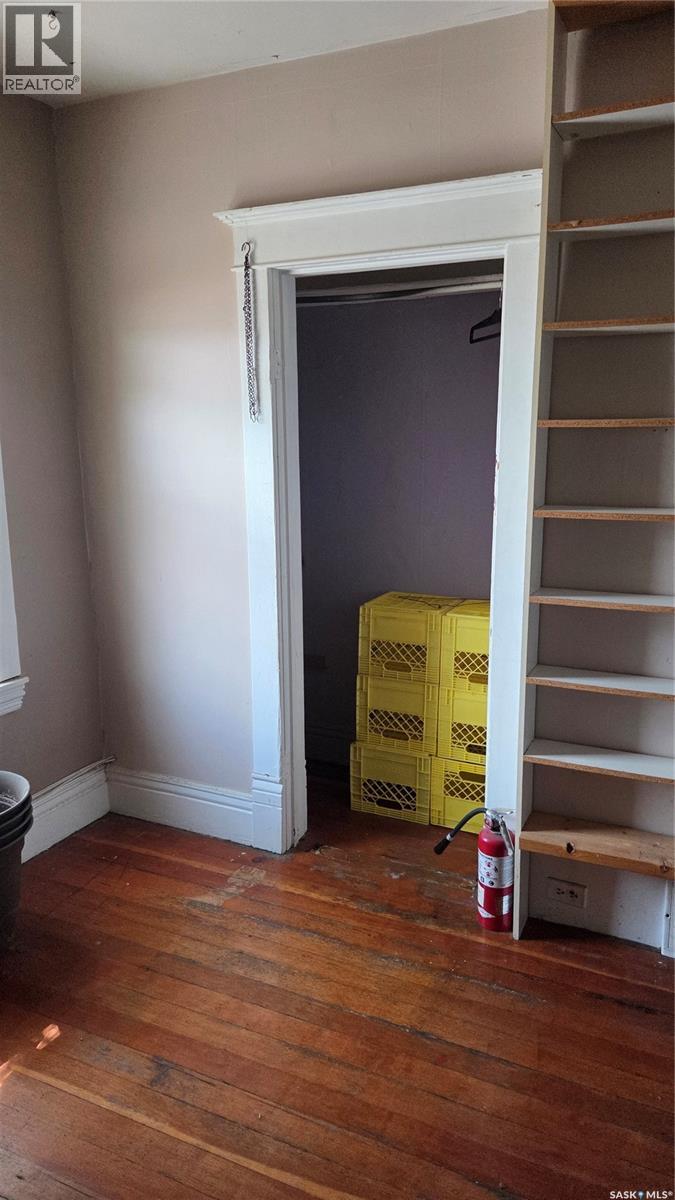 419 Home STREET W - 20