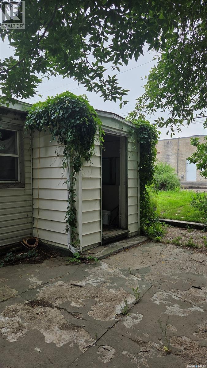 419 Home STREET W - 25