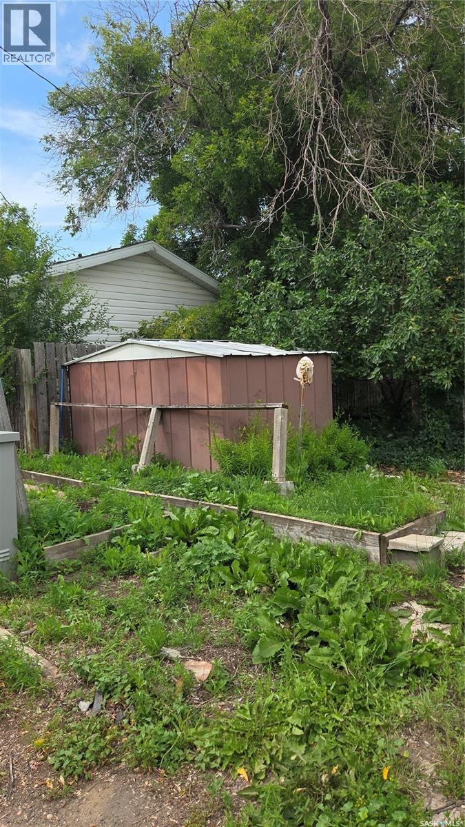 419 Home STREET W - 26