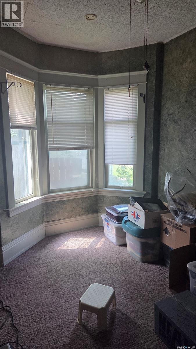 419 Home STREET W - 6
