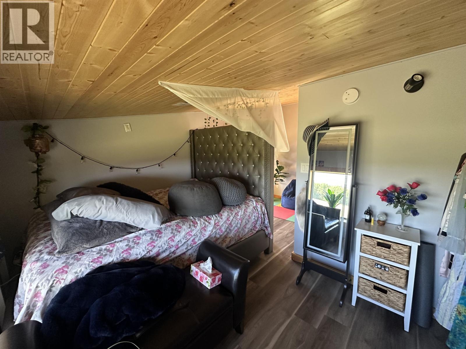 8363 252 ROAD - 13