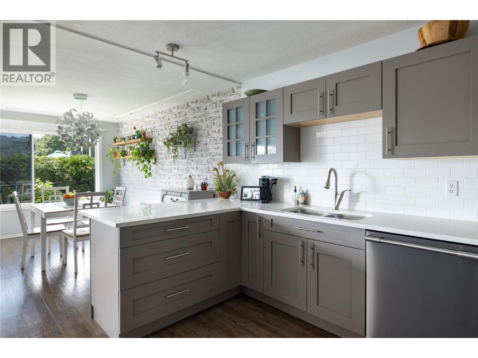 #7 4404 20 Street - 22