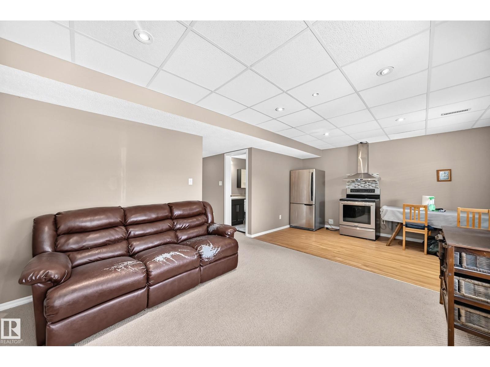 369 Brintnell BV NW NW - 31