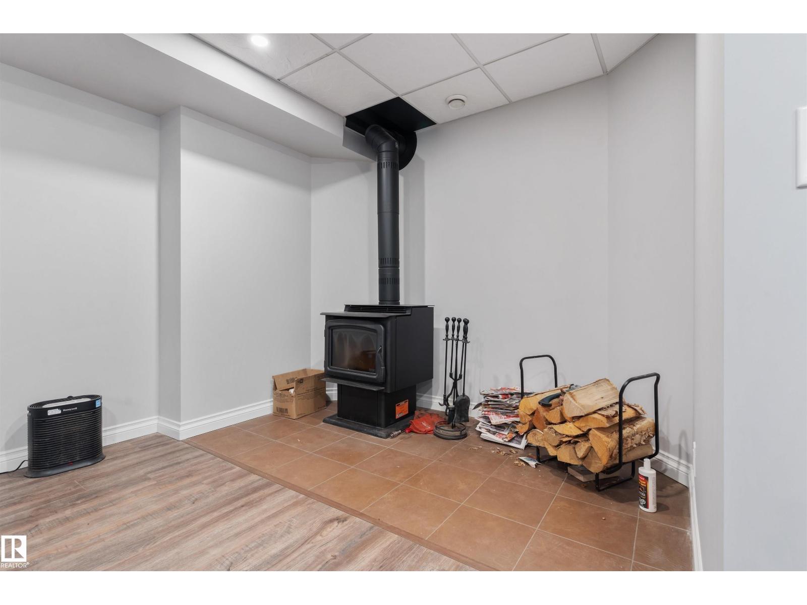 3712 69 ST - 43