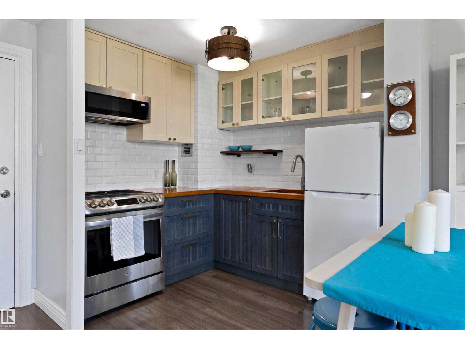 #705 9816 112 ST NW - 5