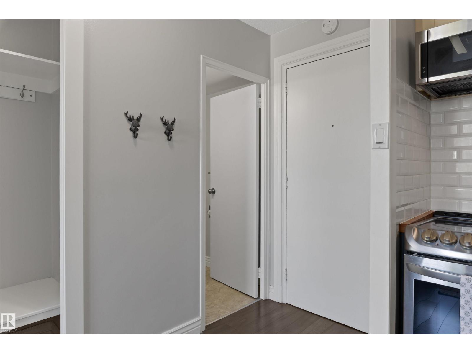 #705 9816 112 ST NW - 3