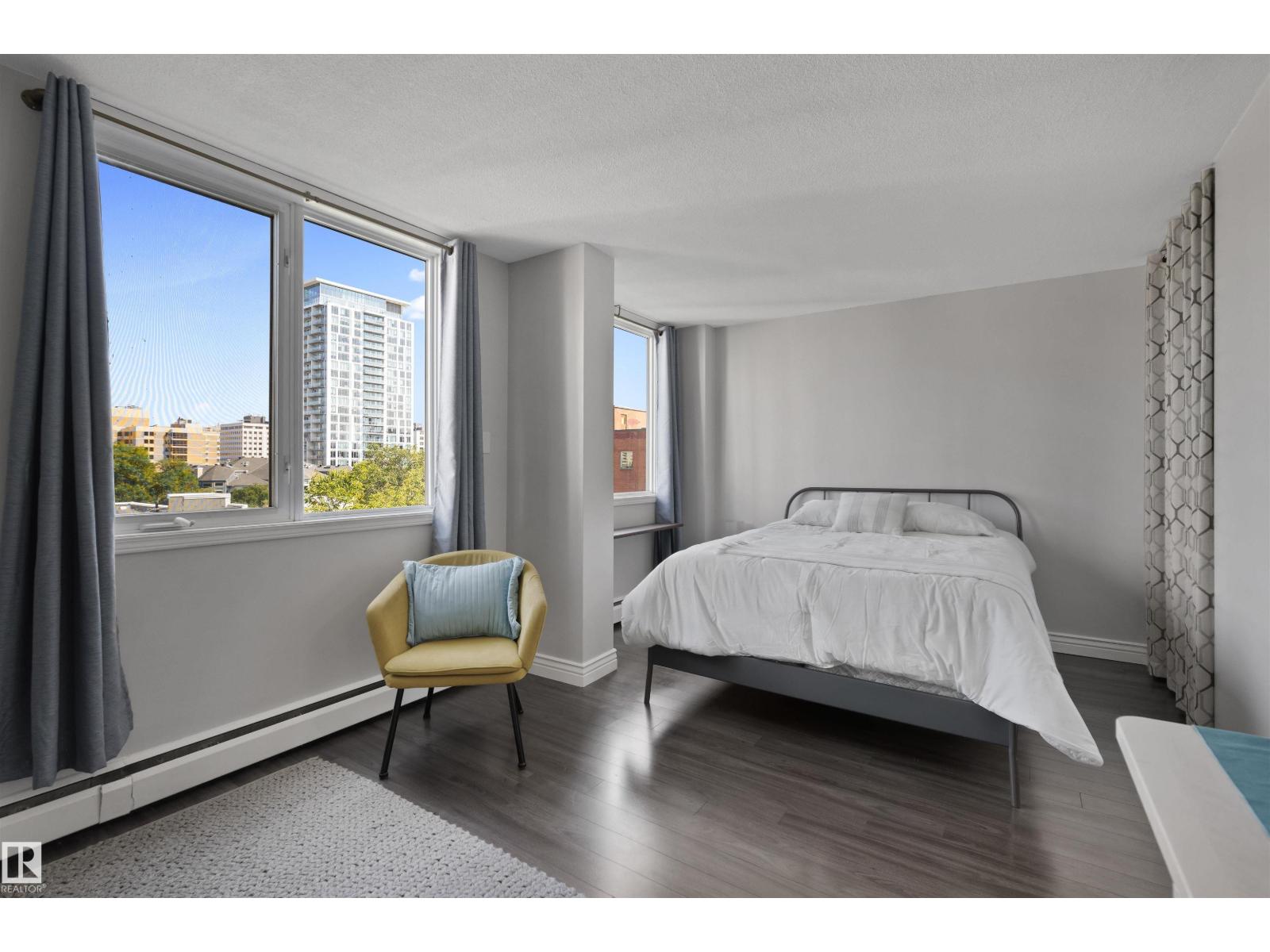 #705 9816 112 ST NW - 11