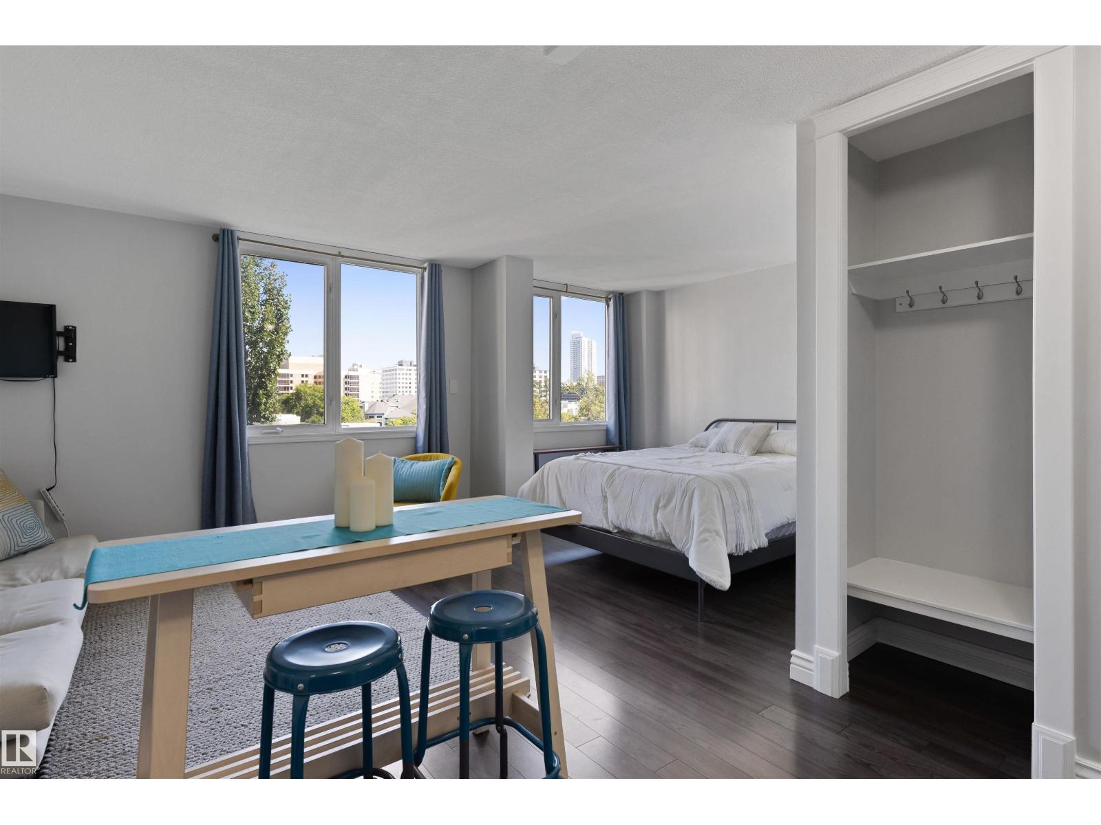 #705 9816 112 ST NW - 8