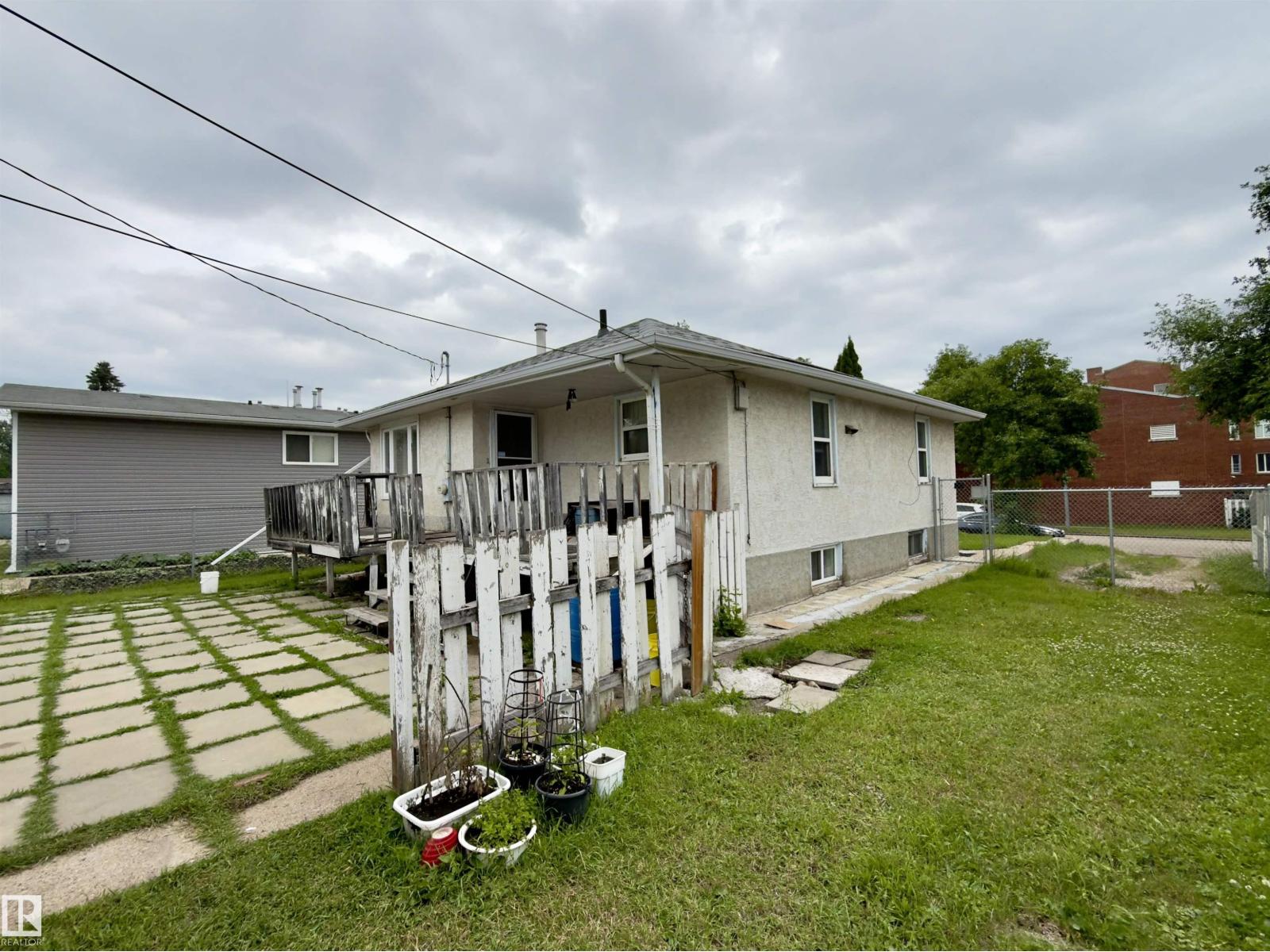 12914 68 ST NW - 5