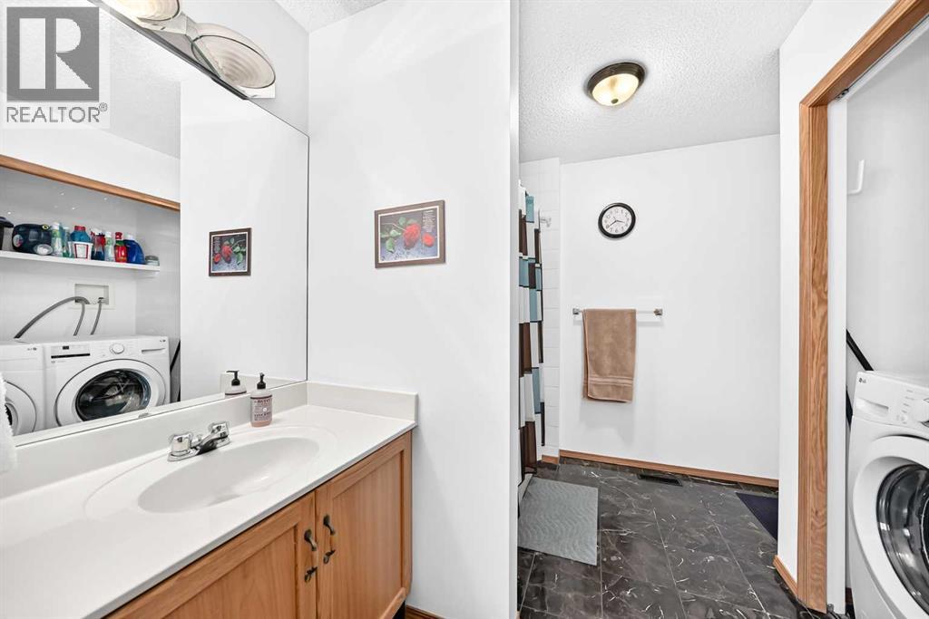 98 Country Hills Heights NW - 28