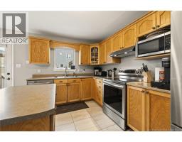 40 Stoneham Drive, photo 3