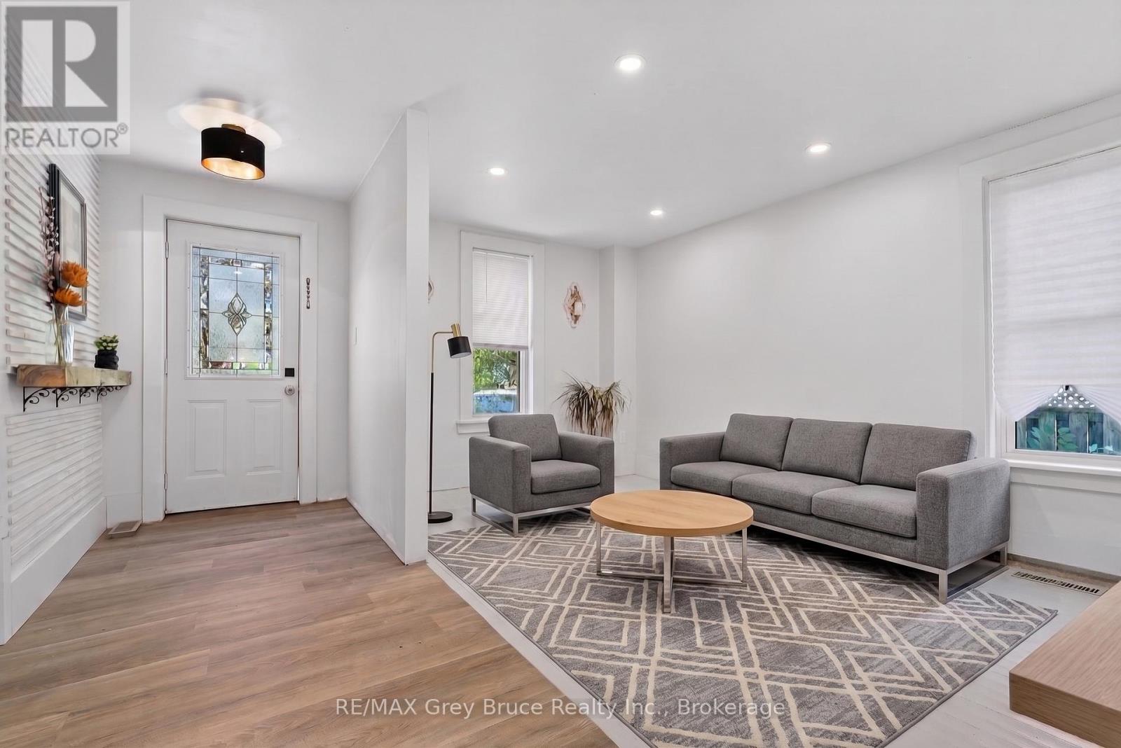 283 MARGARET STREET - 12