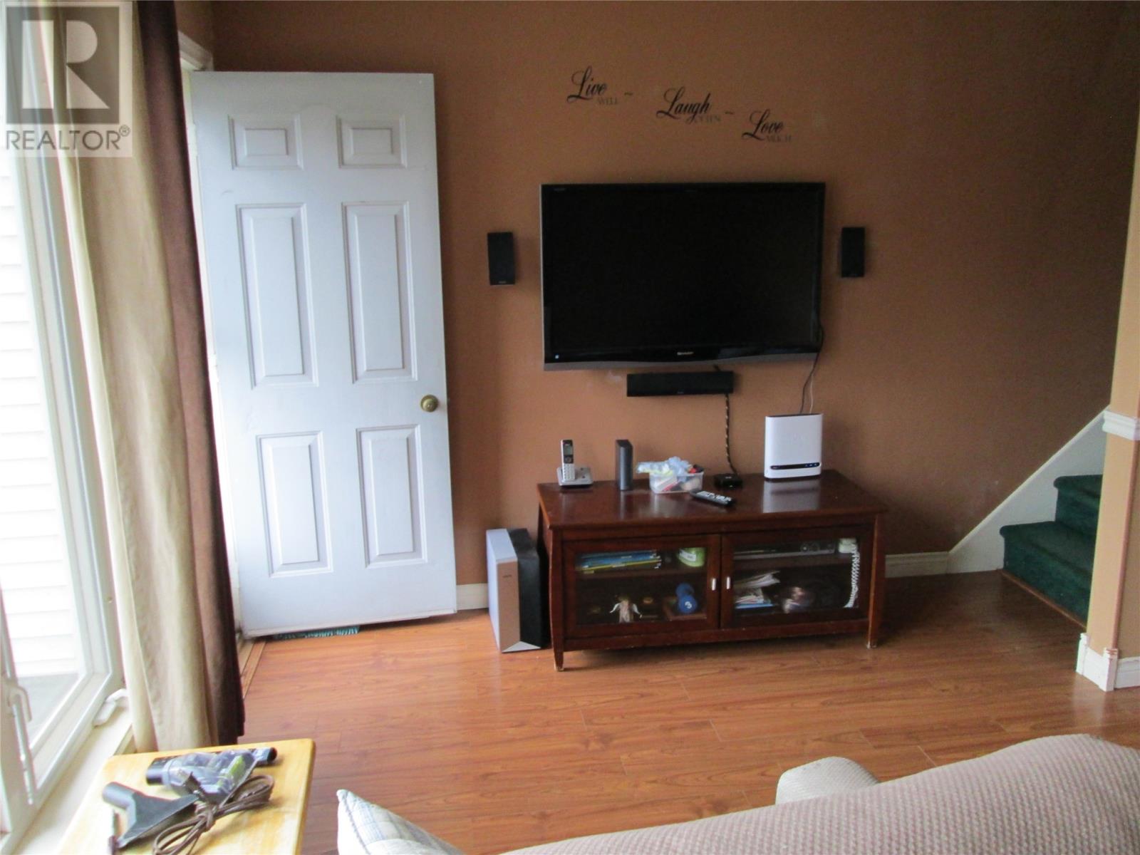 2 O'Neil Avenue - 10
