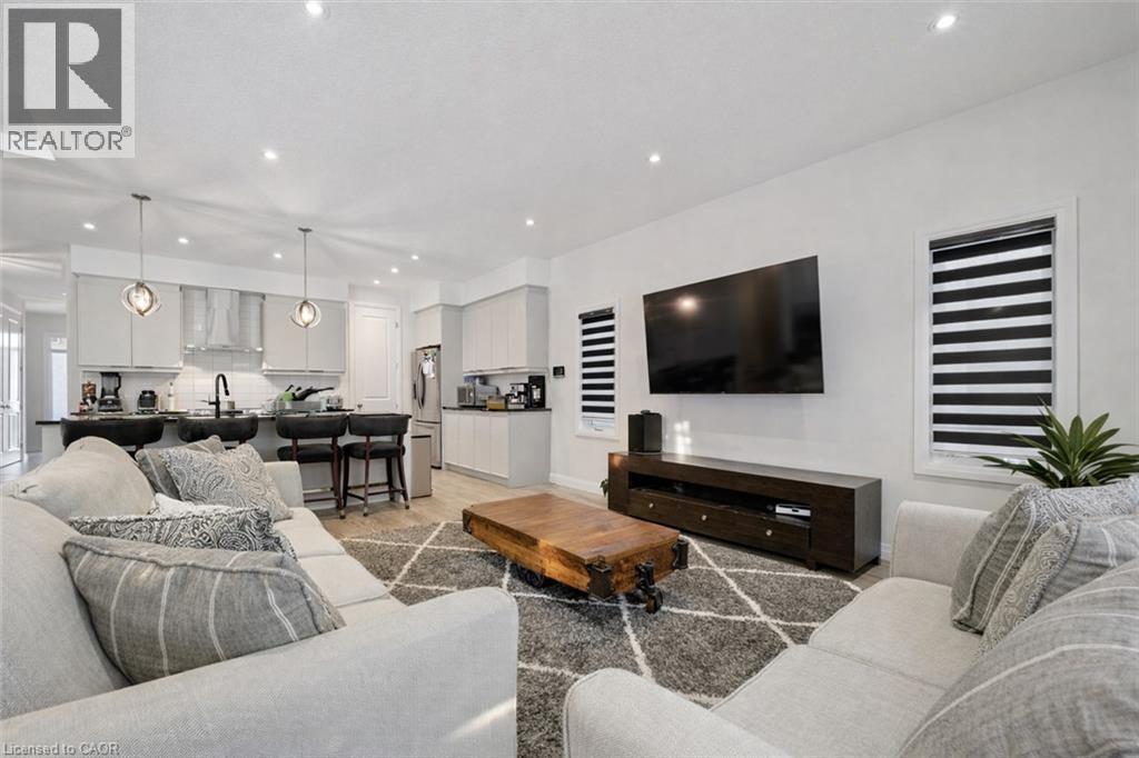 #18 972 STONECLIFFE Walk - Image 16