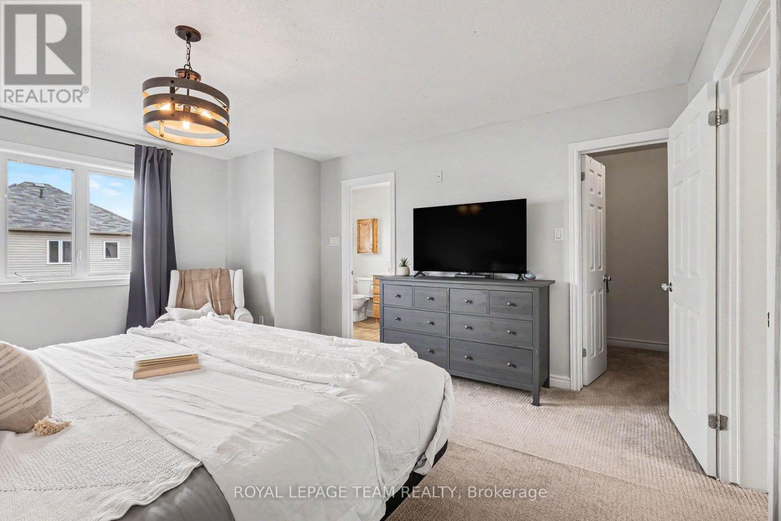 159 MONTMORENCY WAY - 14