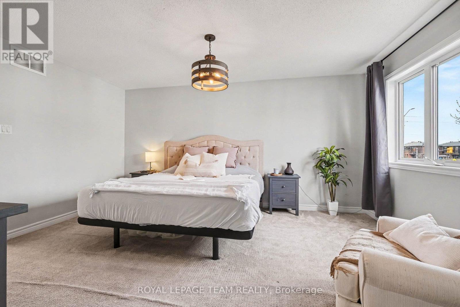 159 MONTMORENCY WAY - 13