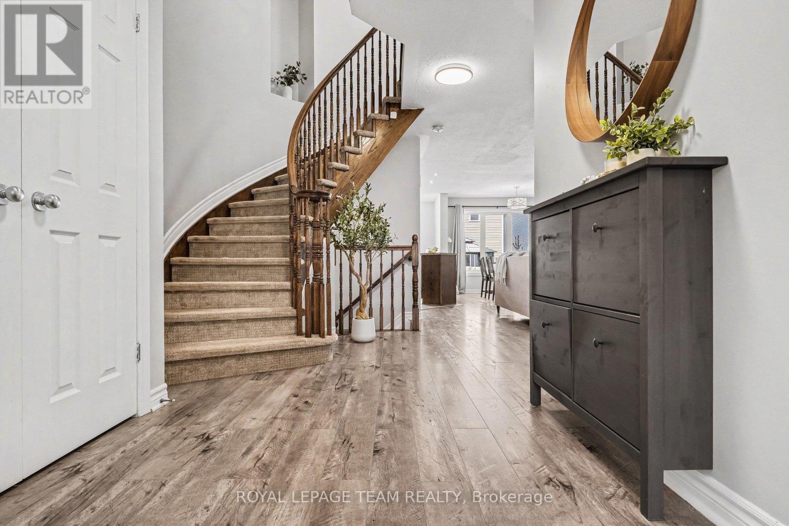 159 MONTMORENCY WAY - 3